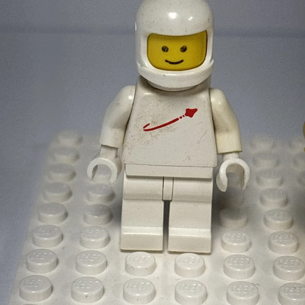 3 LEGO Vintage Very Old Space Minifigures READ DISCRIPTION